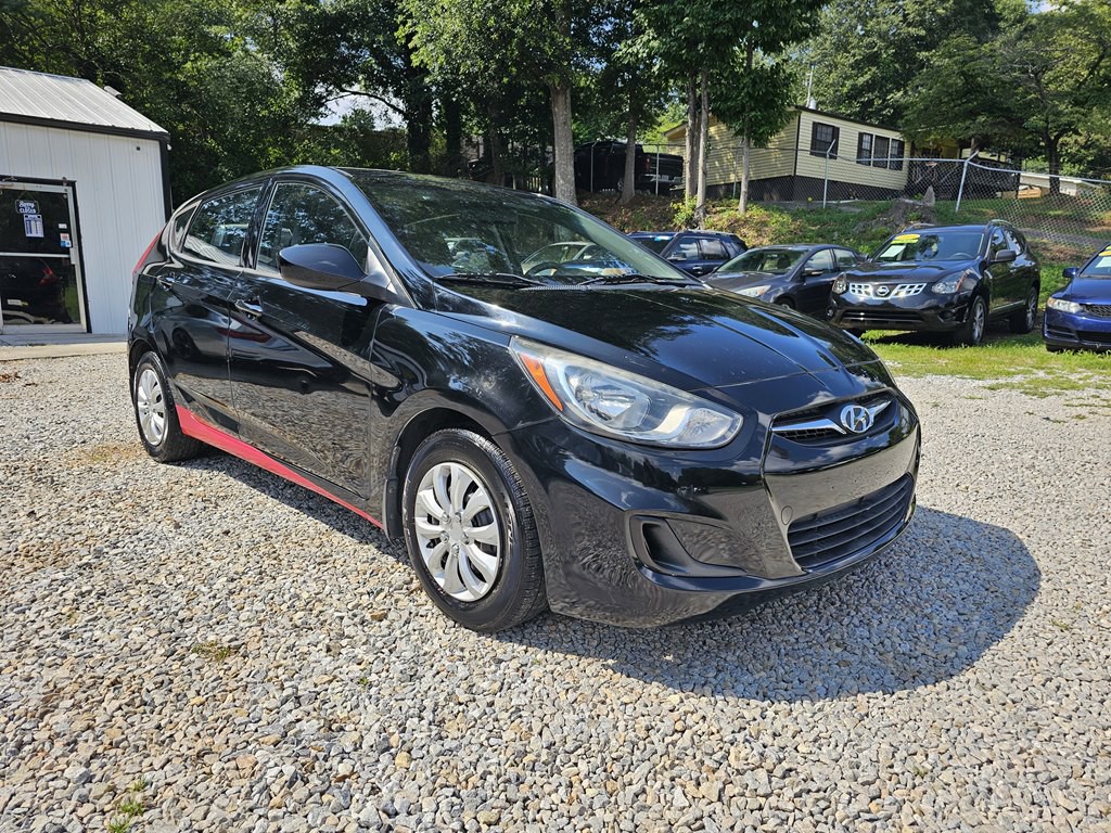 2012 Hyundai Accent Image 6