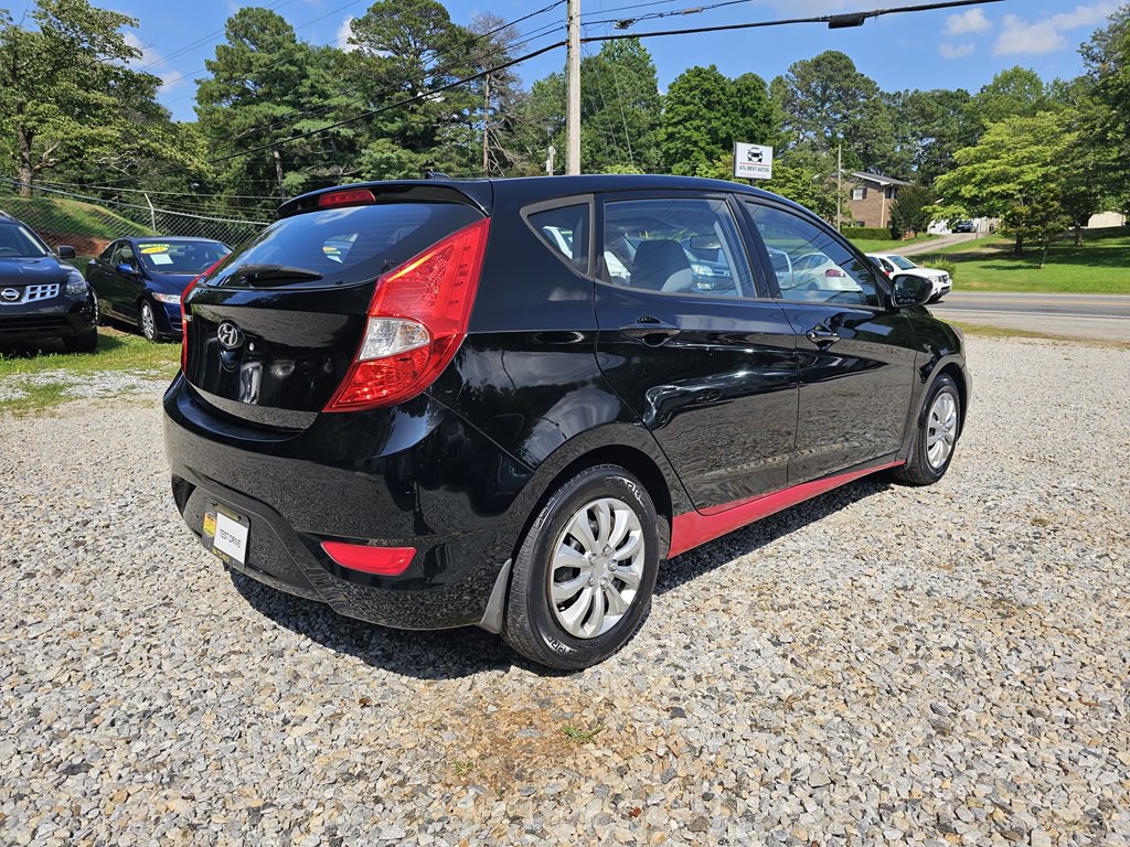 2012 Hyundai Accent Image 8