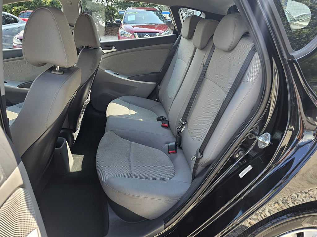 2012 Hyundai Accent Image 13