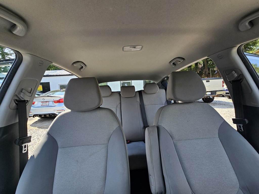 2012 Hyundai Accent Image 21