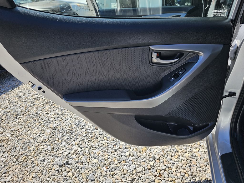 2012 Hyundai Elantra Image 14