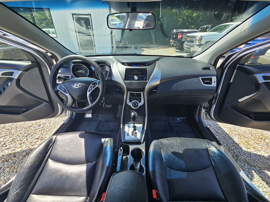2012 Hyundai Elantra Image 19