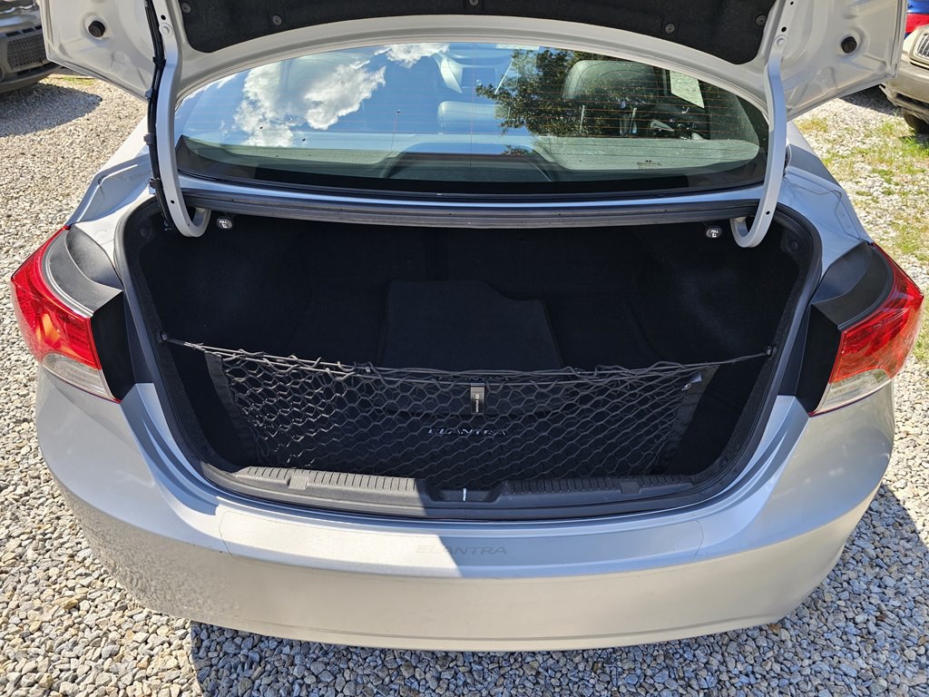 2012 Hyundai Elantra Image 24