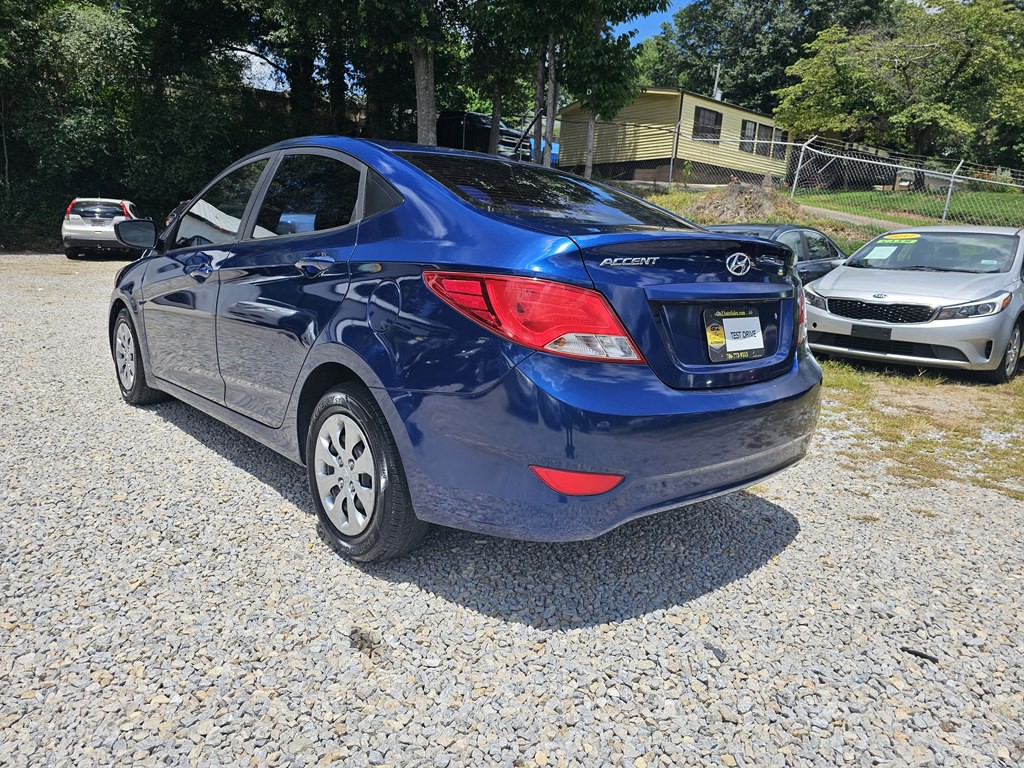 2017 Hyundai Accent Image 3