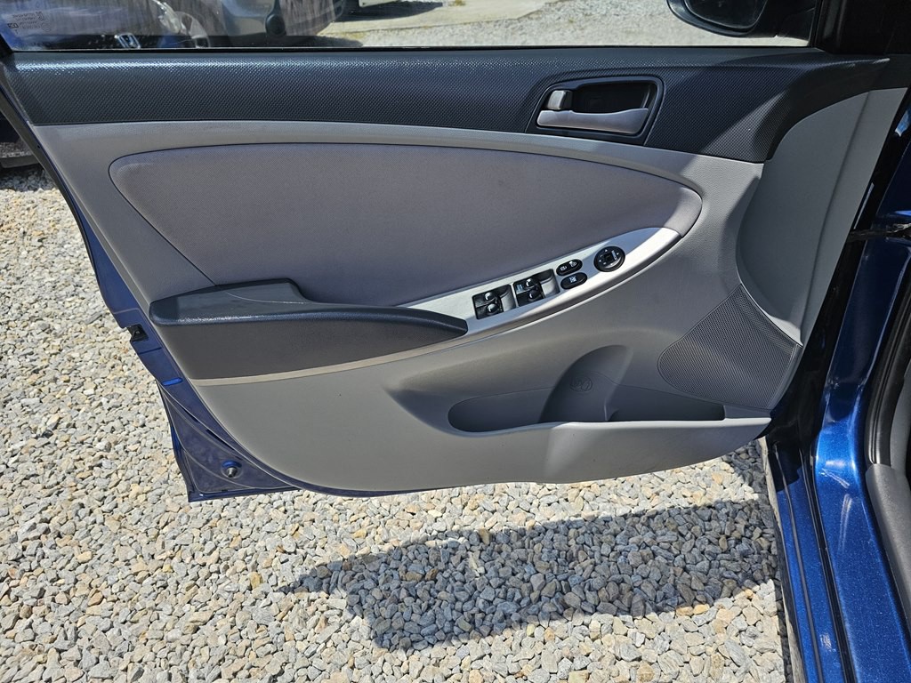 2017 Hyundai Accent Image 12