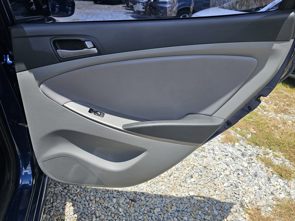 2017 Hyundai Accent Image 16