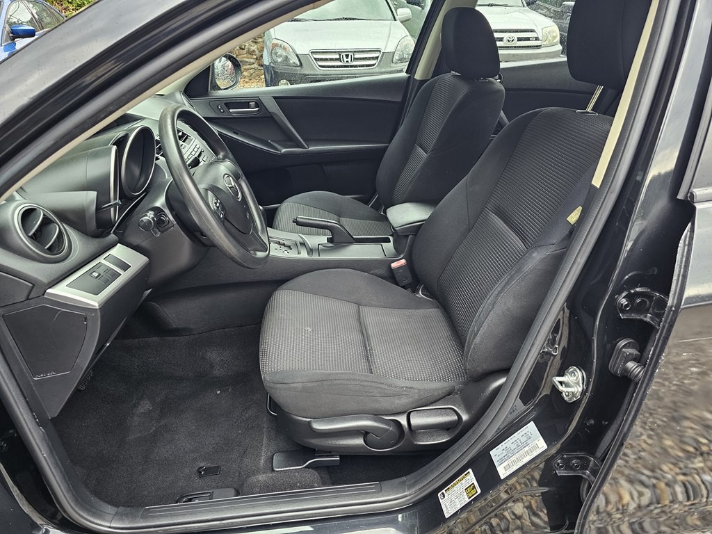 2013 Mazda Mazda3 Image 11
