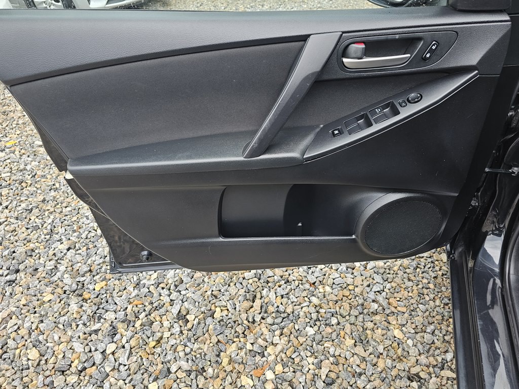 2013 Mazda Mazda3 Image 12