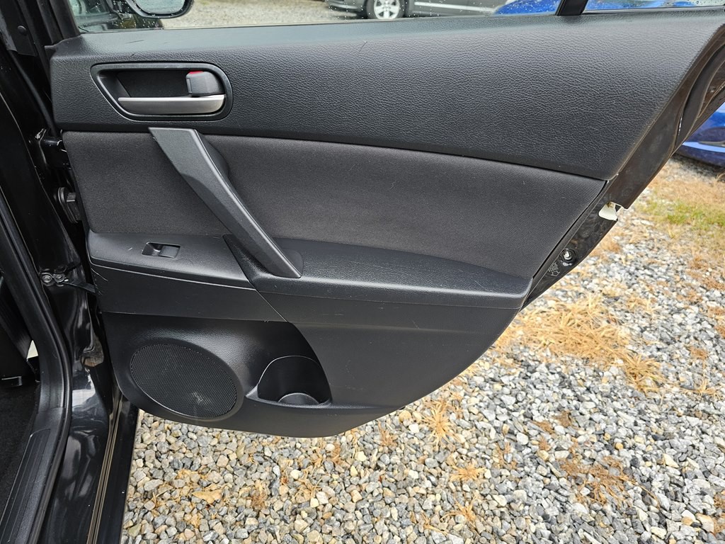 2013 Mazda Mazda3 Image 16