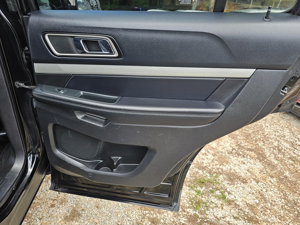 2016 Ford Explorer Image 16