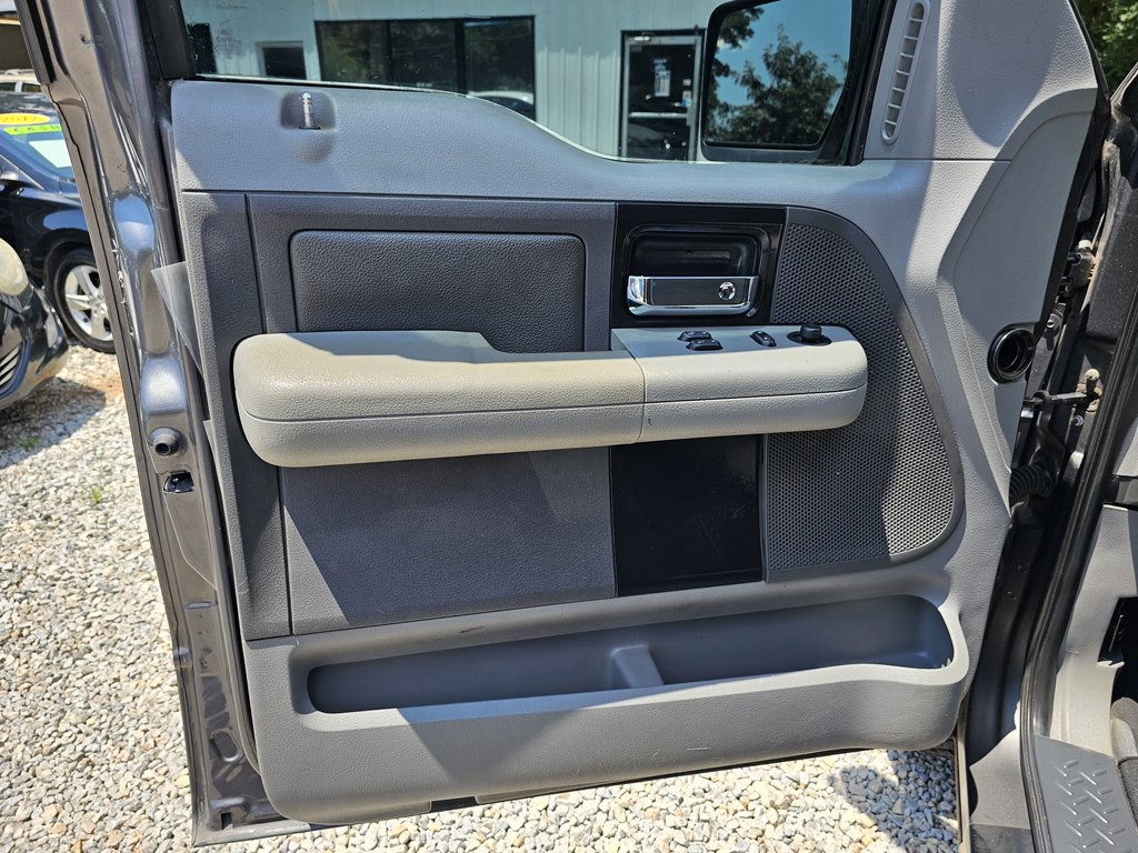 2004 Ford F-150 Image 13