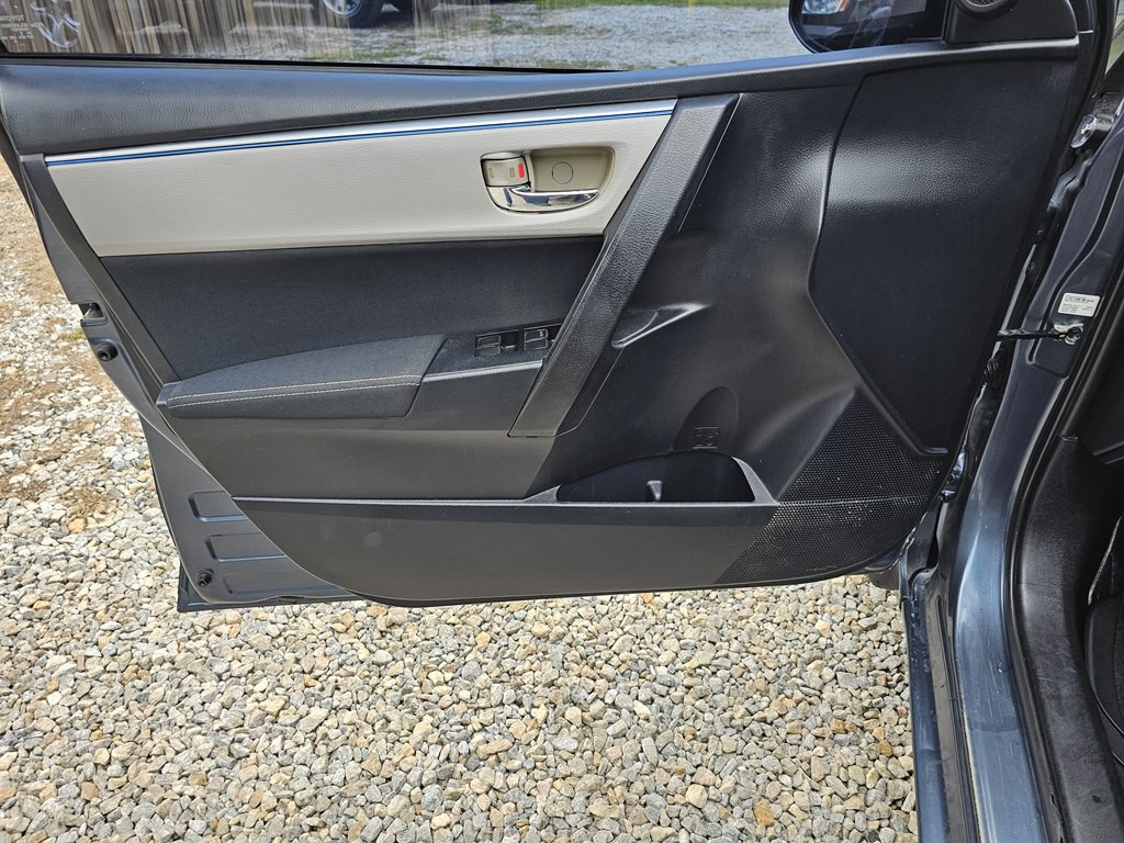 2016 Toyota Corolla Image 12