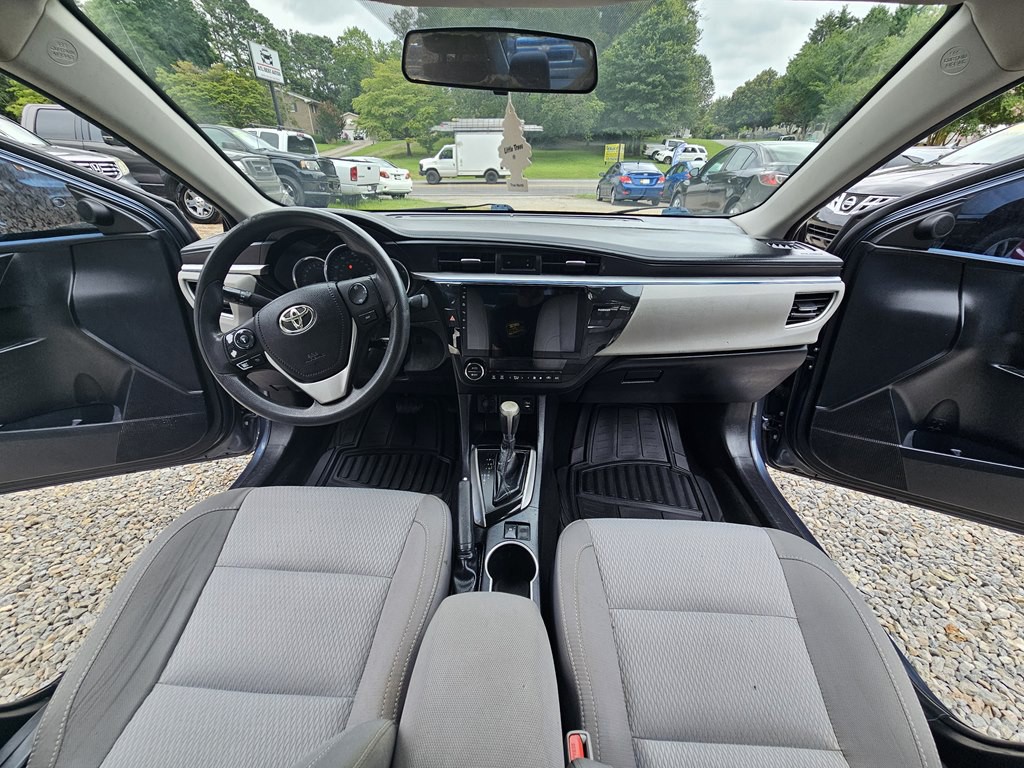 2016 Toyota Corolla Image 19