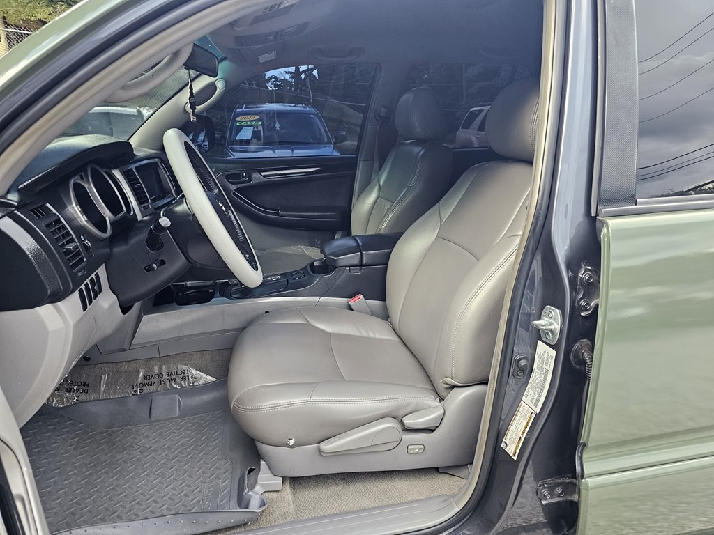 2005 Toyota 4Runner Image 11