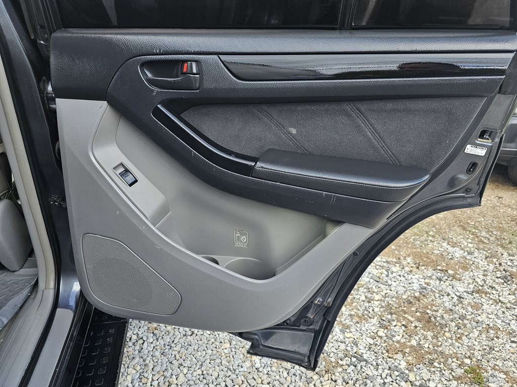 2005 Toyota 4Runner Image 16