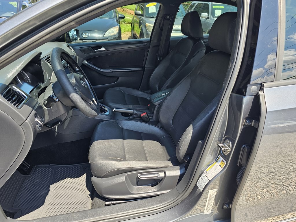 2012 Volkswagen Jetta Image 11