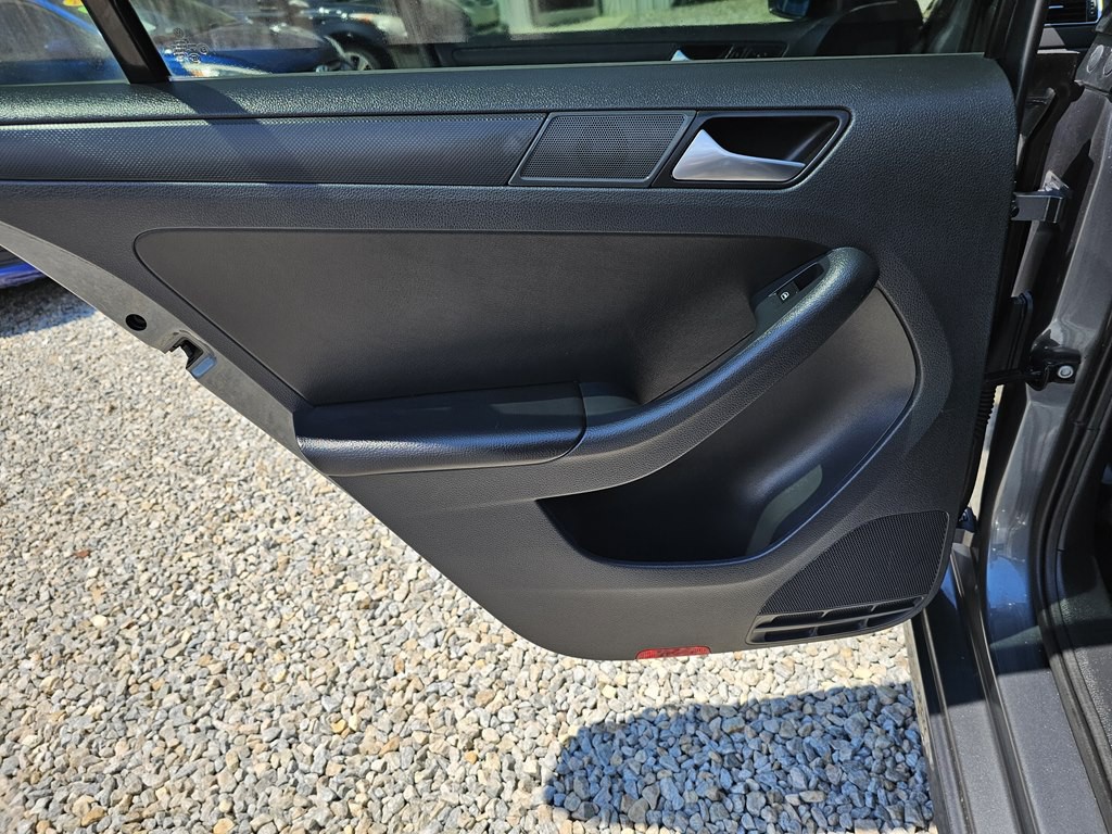 2012 Volkswagen Jetta Image 14