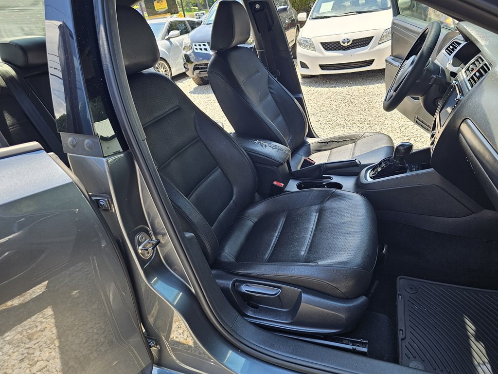 2012 Volkswagen Jetta Image 17