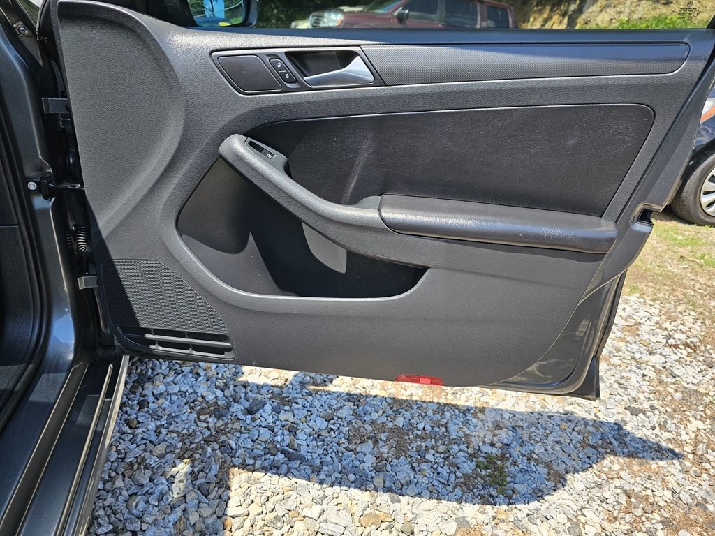 2012 Volkswagen Jetta Image 18