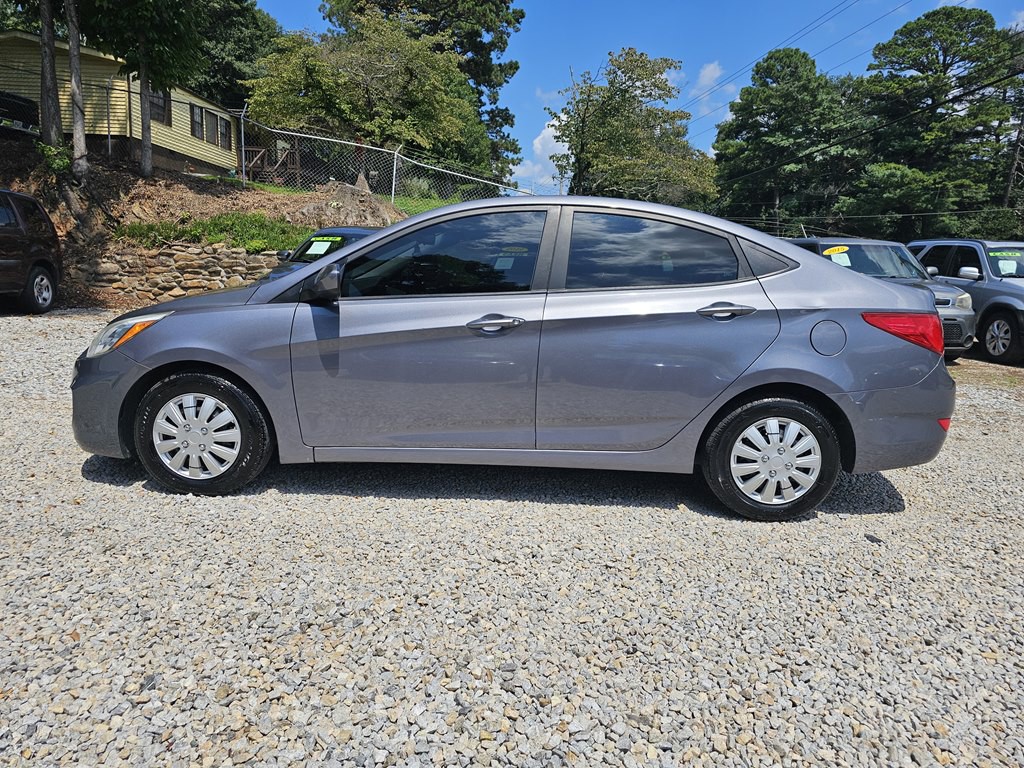 2017 Hyundai Accent Image 2