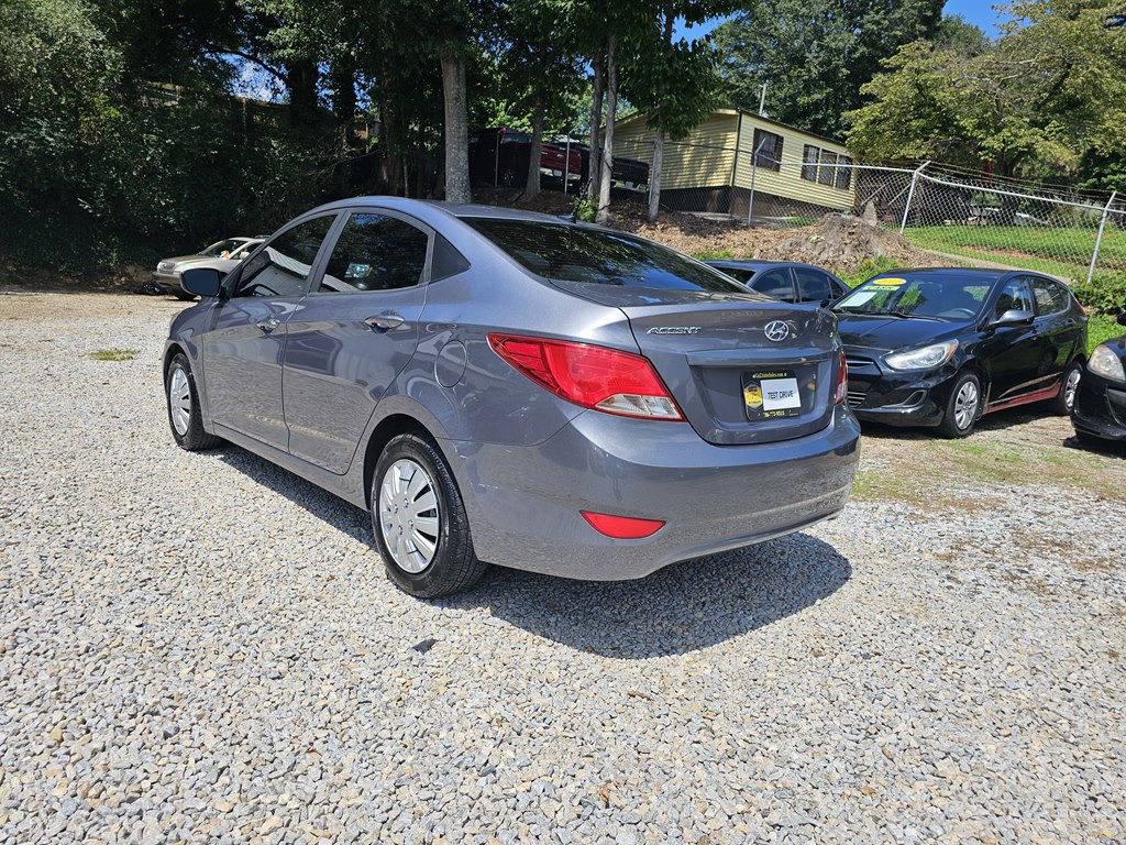 2017 Hyundai Accent Image 3