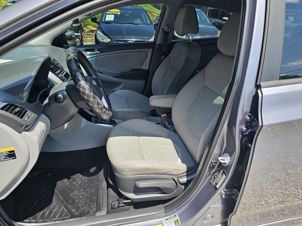 2017 Hyundai Accent Image 11
