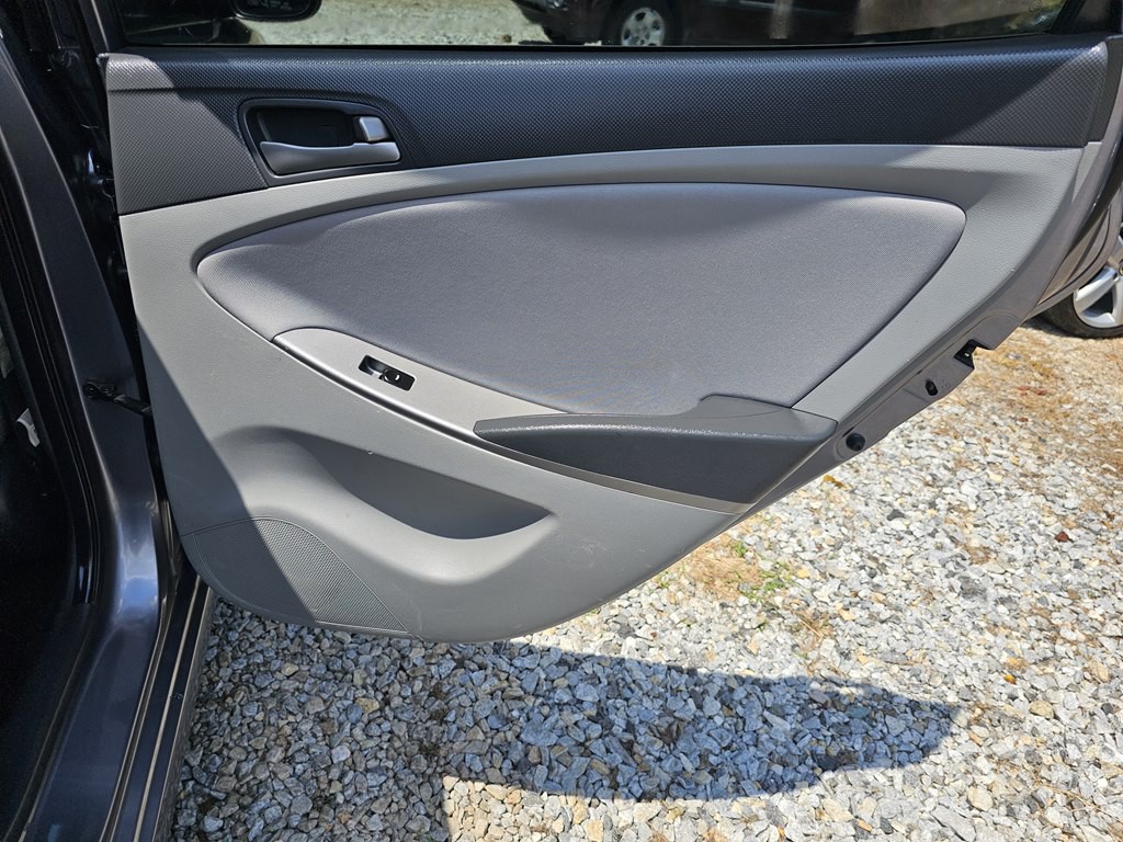 2017 Hyundai Accent Image 16