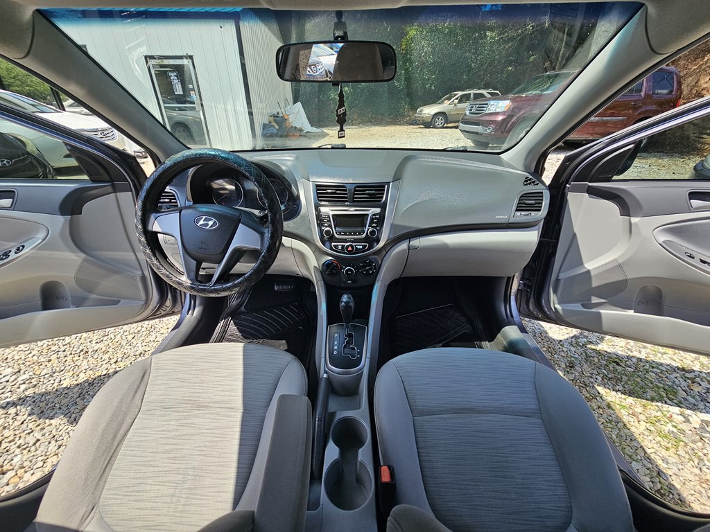 2017 Hyundai Accent Image 19