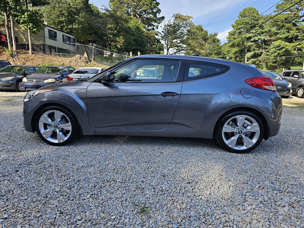 2013 Hyundai Veloster Image 2