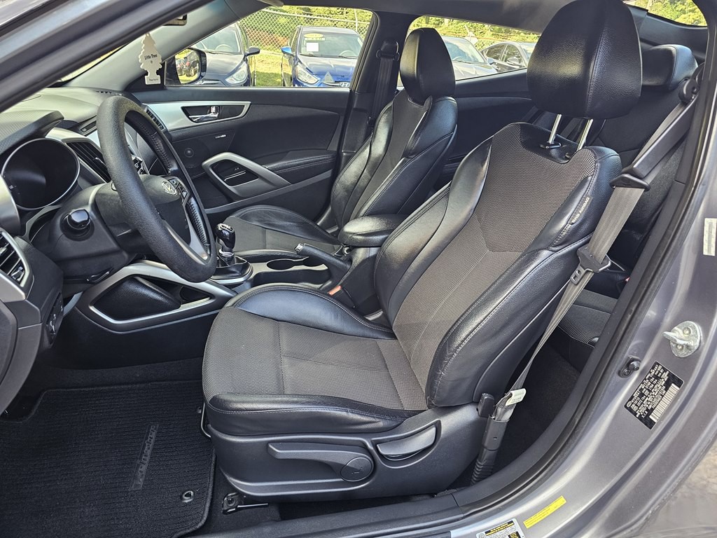 2013 Hyundai Veloster Image 11