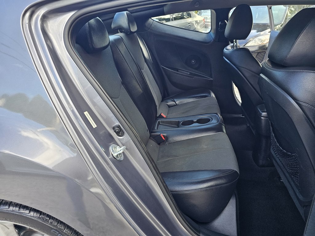 2013 Hyundai Veloster Image 13