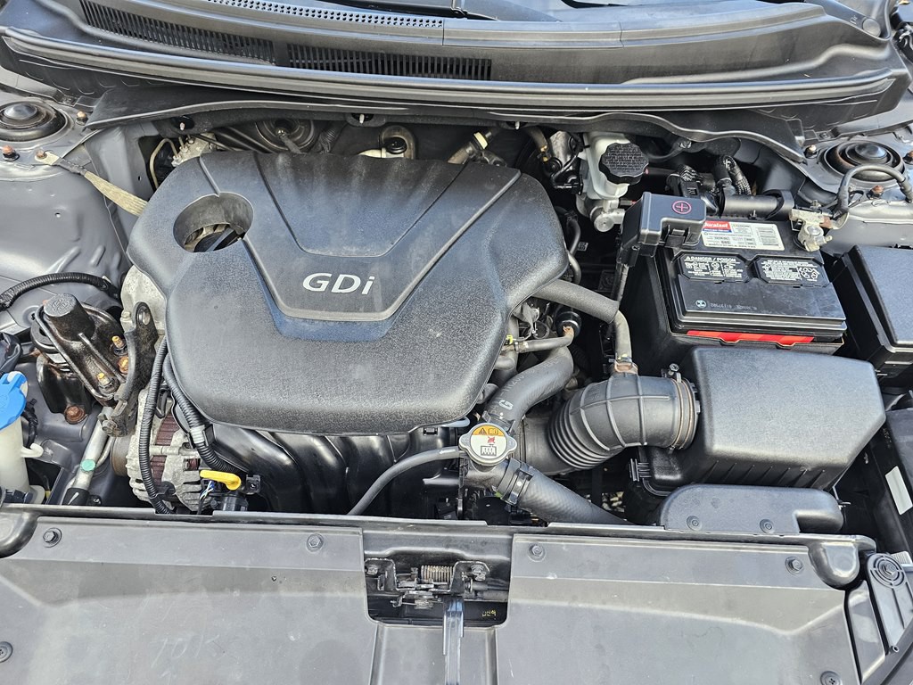 2013 Hyundai Veloster Image 25