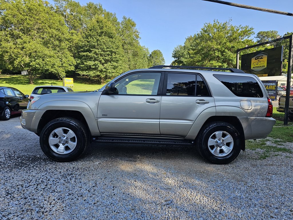 2005 Toyota 4Runner Image 2