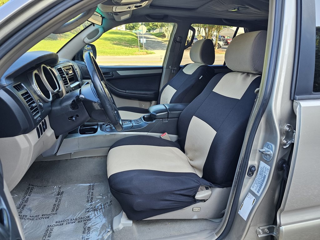 2005 Toyota 4Runner Image 11