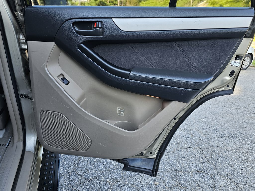 2005 Toyota 4Runner Image 16