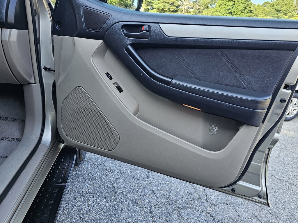 2005 Toyota 4Runner Image 18