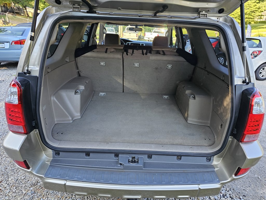 2005 Toyota 4Runner Image 24