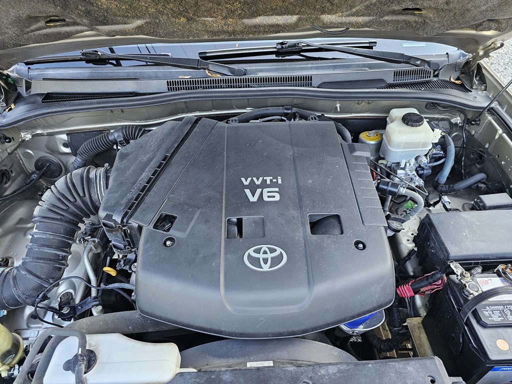 2005 Toyota 4Runner Image 26
