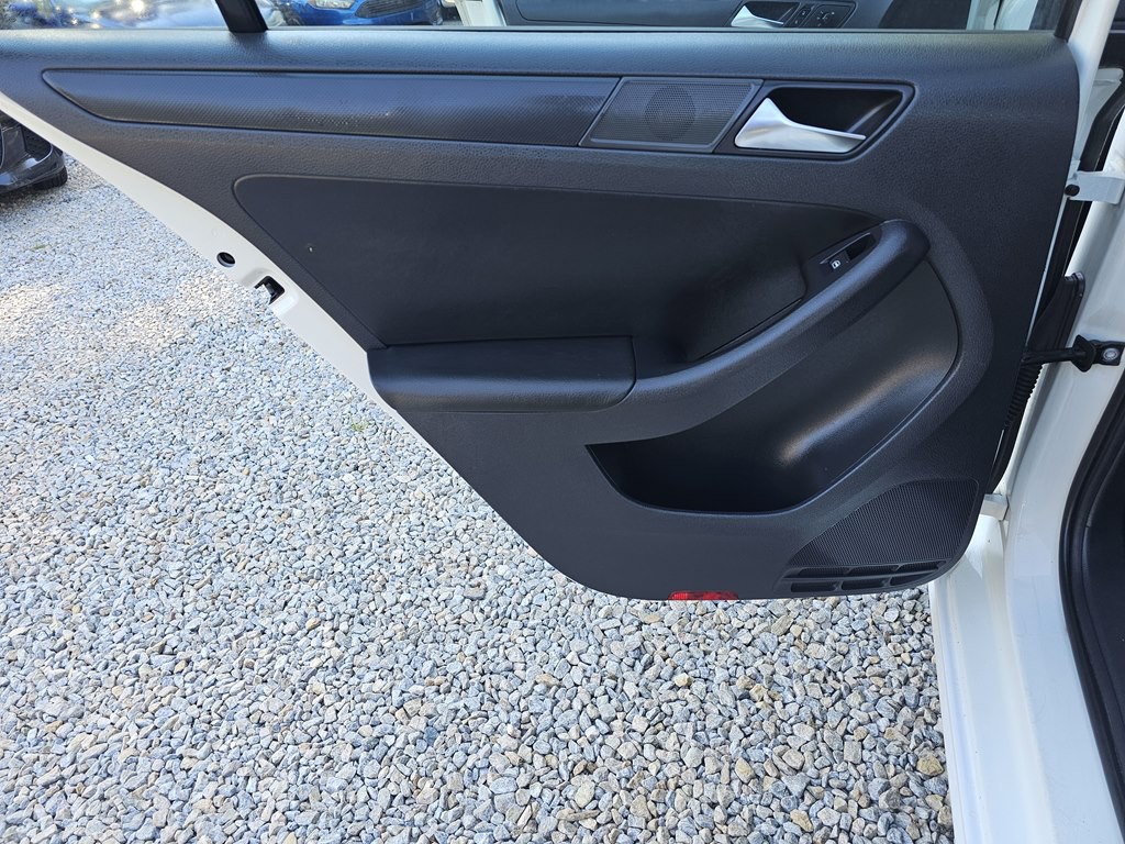 2011 Volkswagen Jetta Image 14