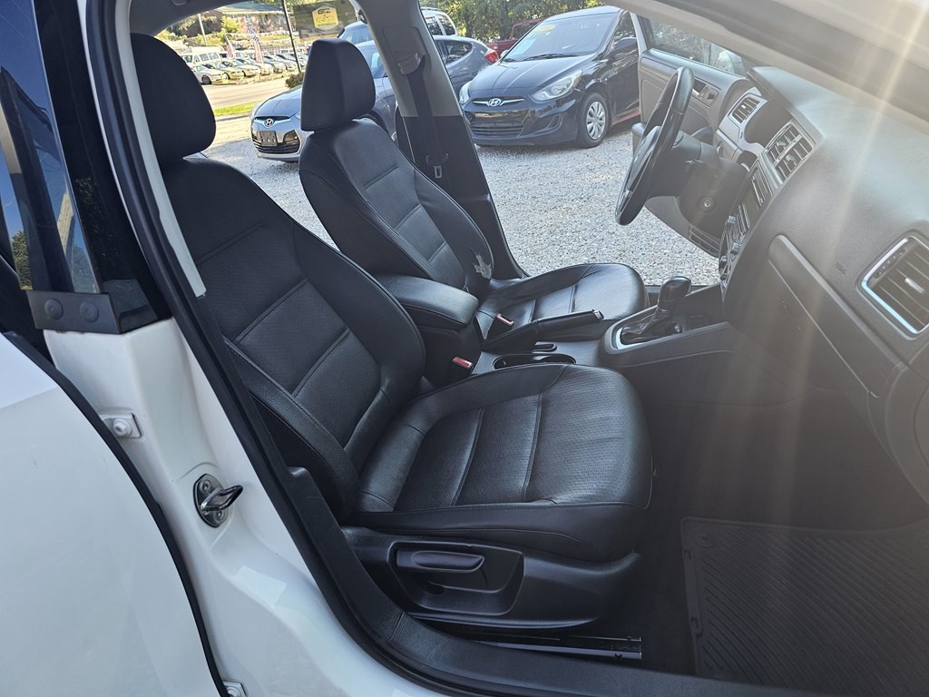 2011 Volkswagen Jetta Image 17
