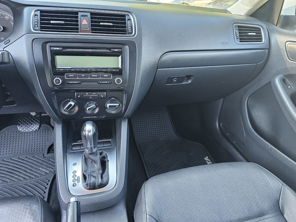 2011 Volkswagen Jetta Image 22