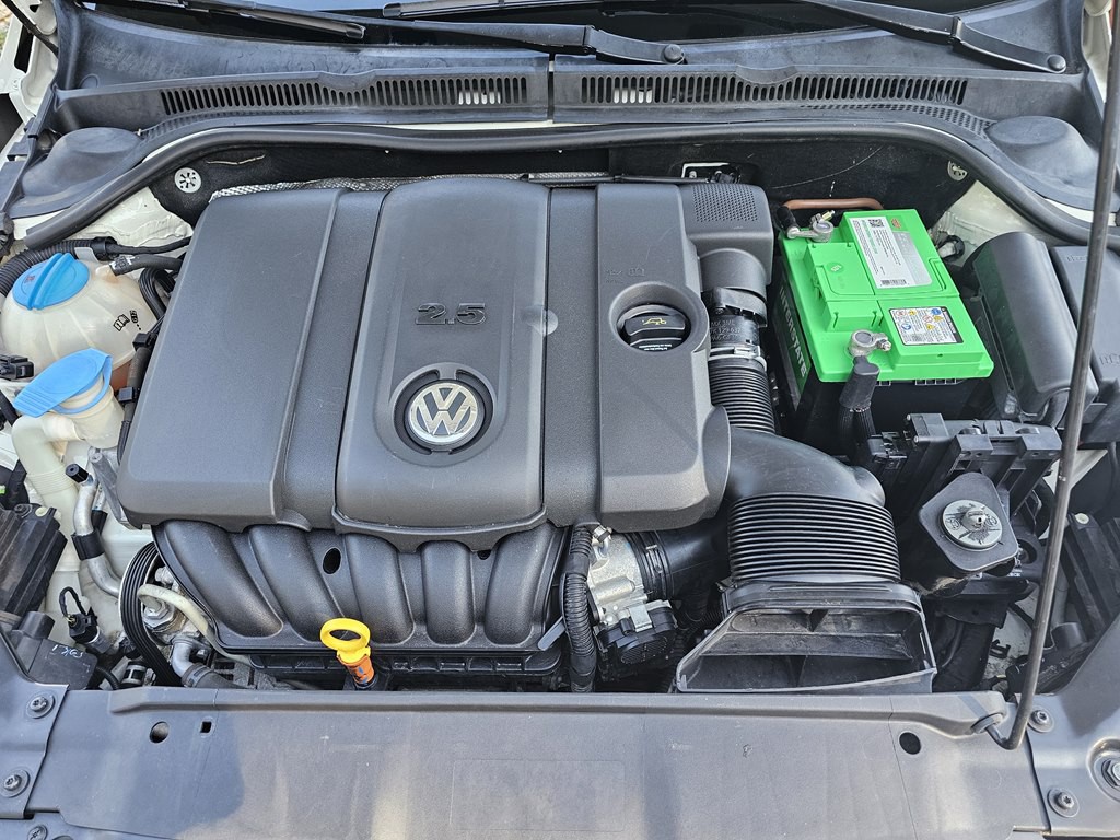 2011 Volkswagen Jetta Image 28