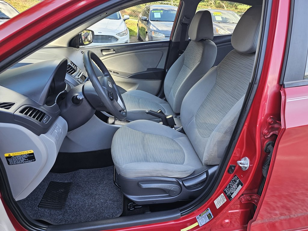 2015 Hyundai Accent Image 11