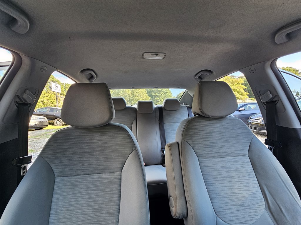 2015 Hyundai Accent Image 21
