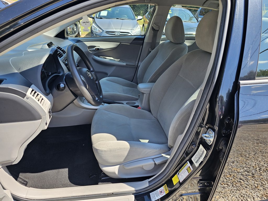 2012 Toyota Corolla Image 11