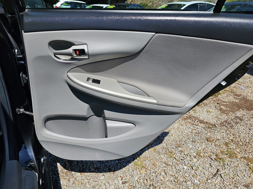 2012 Toyota Corolla Image 16