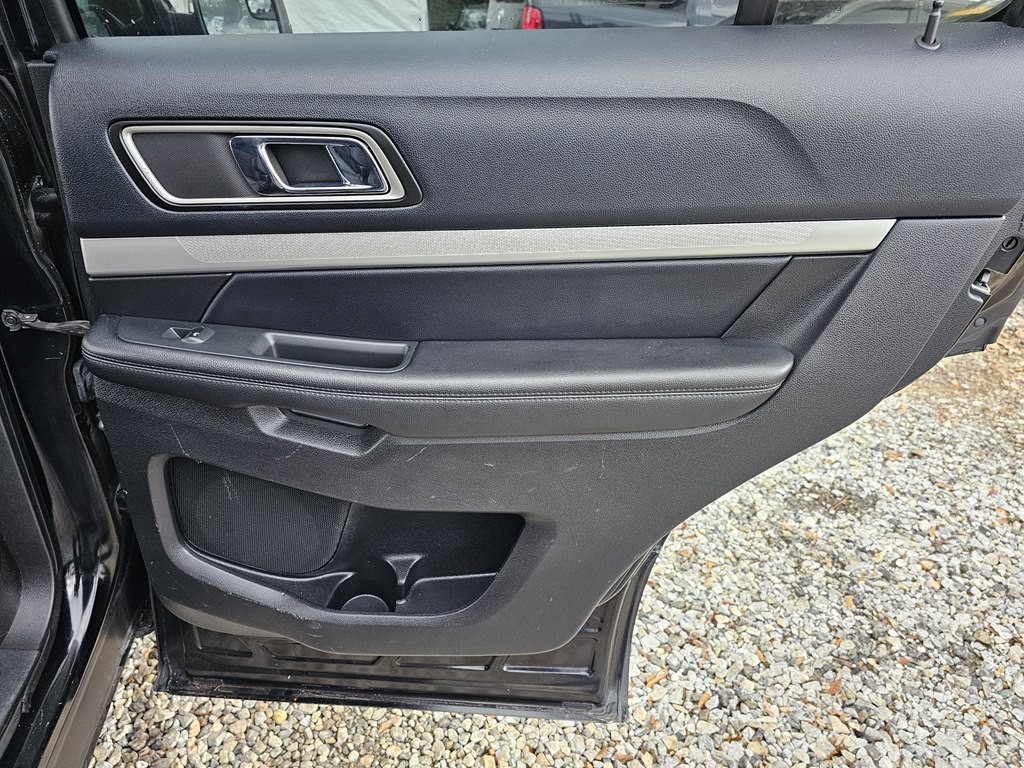 2016 Ford Explorer Image 16