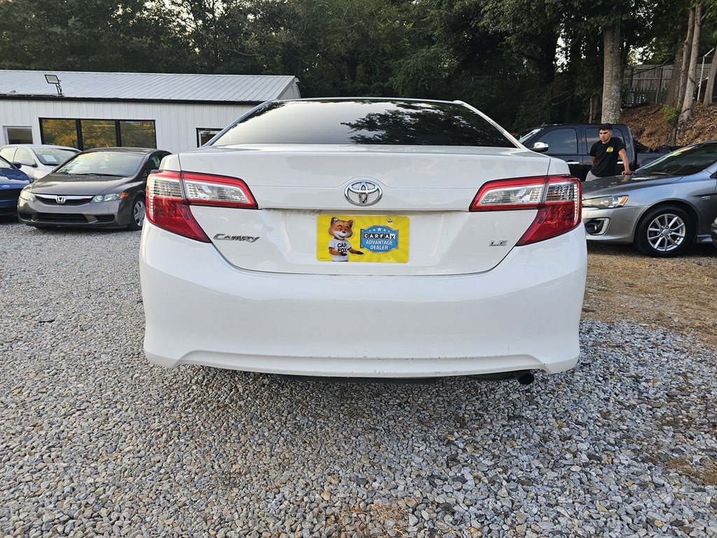 2014 Toyota Camry Image 9