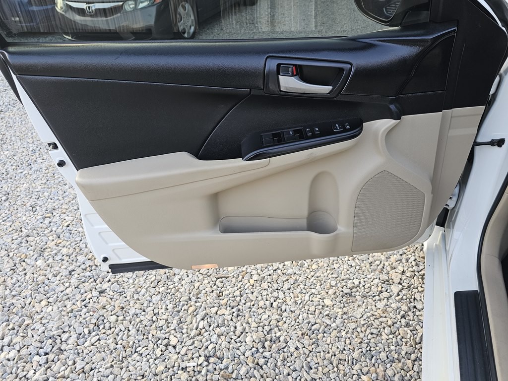 2014 Toyota Camry Image 11
