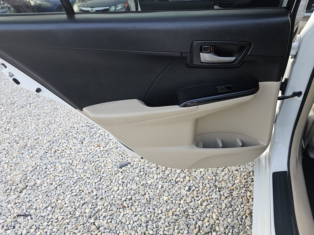 2014 Toyota Camry Image 13